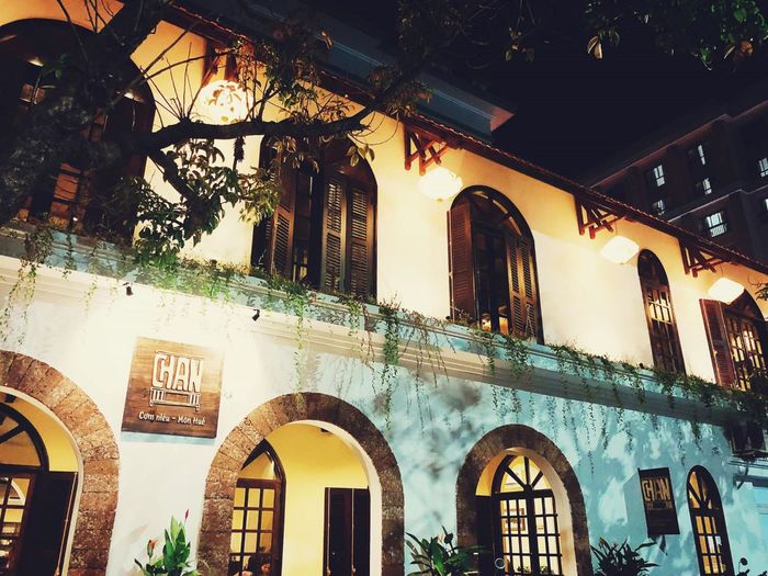 Hãy đến ngay Quán cơm Chạn để thưởng thức cơm niêu đong đầy hương vị kí ức