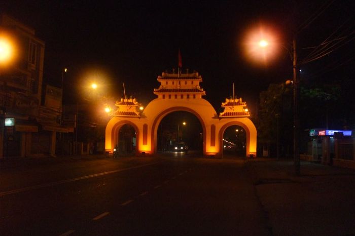 Khám phá Rạch Giá: Nơi đẹp đến lung linh, huyền ảo của Cổng Tam Quan