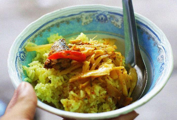 Quán xôi măng cá Lê Lợi, điểm ăn sáng lý tưởng tại Kon Tum 4