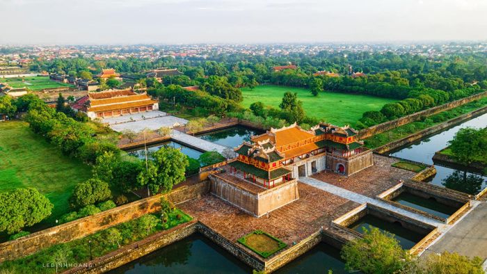 Lê Đình Hoàng tiếp tục thể hiện vẻ đẹp tráng lệ của Kinh thành Huế trong bộ ảnh thứ ba