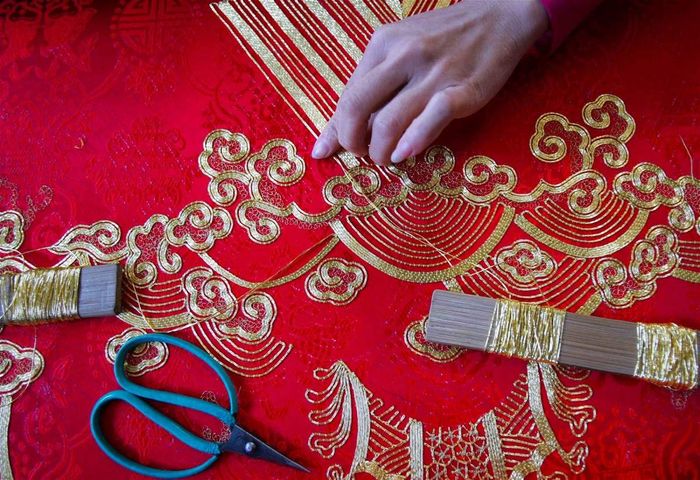 Khám phá quy trình sản xuất sản phẩm thủ công đẹp mắt tại xưởng thủ công mỹ nghệ Hội An 17