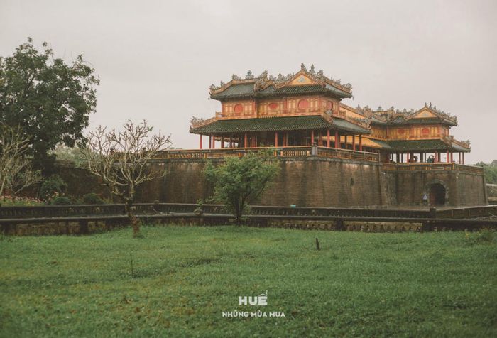 Thưởng Lập: Ngắm Nhìn Huế Trong Những Mùa Mưa Buồn Man Mác 7
