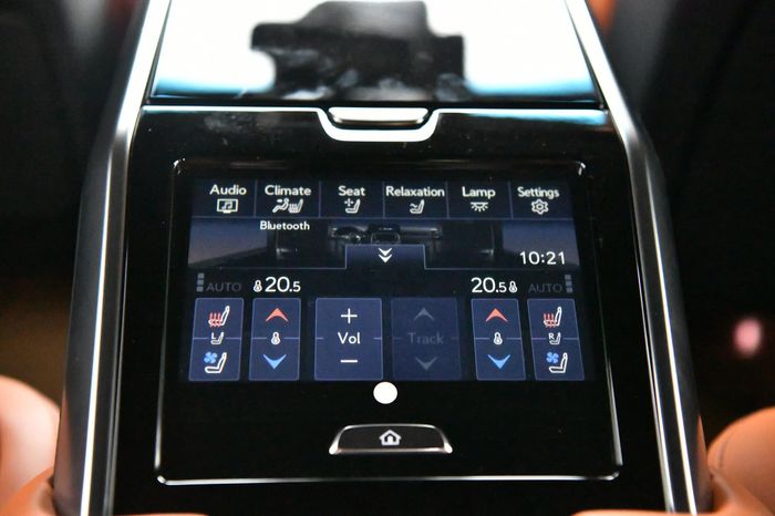 Thông tin chi tiết về Lexus LX600 Ultra Luxury 2022 nhập tư nhân về Việt Nam 282779854-1363060640864560-4044903985333240809-n.jpeg