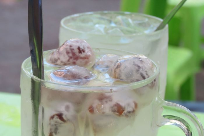 Thỉnh thoảng có dịp đến Huế một lần, cơ hội thưởng thức chè bột lọc heo quay độc đáo không thể bỏ lỡ
