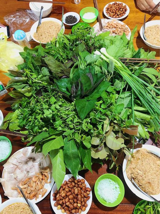 Quán Út Cưng, địa điểm thưởng thức gỏi lá độc đáo ở Kon Tum