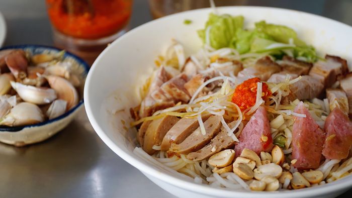 Hương vị độc đáo của bún mắm nêm từ xứ Huế mơ mộng