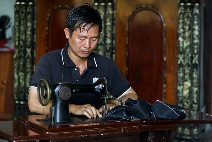 Khám phá quy trình sản xuất sản phẩm thủ công đẹp mắt tại xưởng thủ công mỹ nghệ Hội An 18