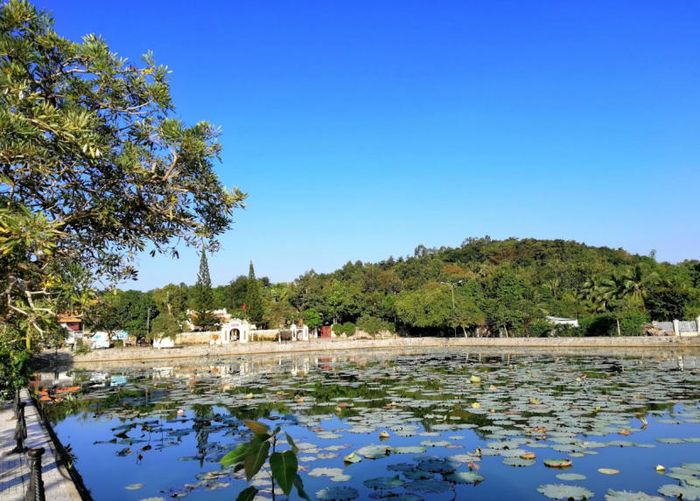 Khu Di Tích Lăng Mạc Cửu Hà Tiên - Nơi Yên Bình Trong Lòng Kiên Giang 4