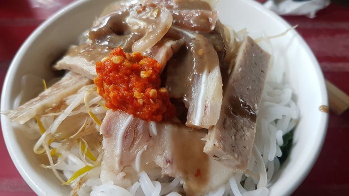 Hương vị đặc biệt của bún mắm nêm từ xứ Huế mơ mộng