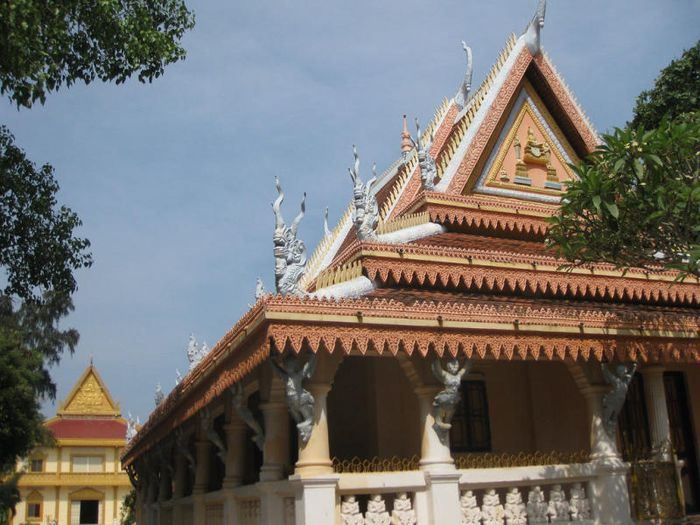 Trải nghiệm Du lịch Rạch Giá và thăm quan những ngôi chùa cổ kính 6