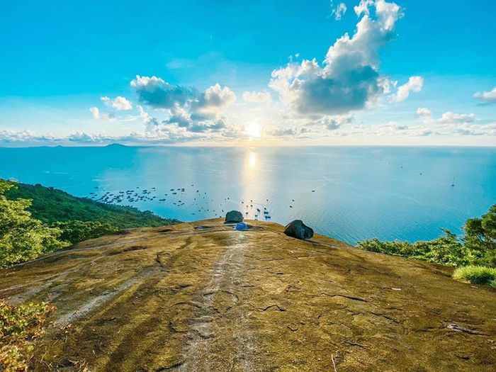 Mẹo du lịch Hòn Sơn: Điểm đến và món ngon không thể bỏ lỡ