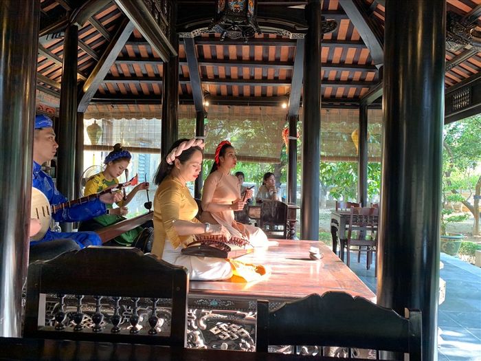 Tìm lại hương thơm của quá khứ tại nhà vườn An Hiên - Nơi yên bình ở Huế 16