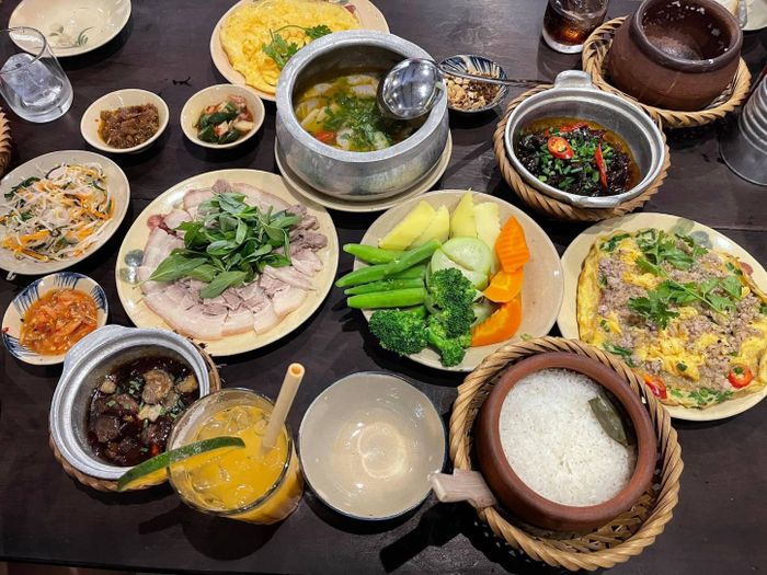 Hãy đến ngay Quán cơm Chạn để thưởng thức cơm niêu đong đầy hương vị ký ức 6