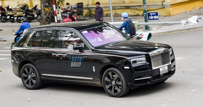 Xe Hạng sang SUV Rolls-Royce Cullinan Vượt 40 Tỷ Đồng của Đại Gia Hà Tĩnh adt-1078-copy.jpg
