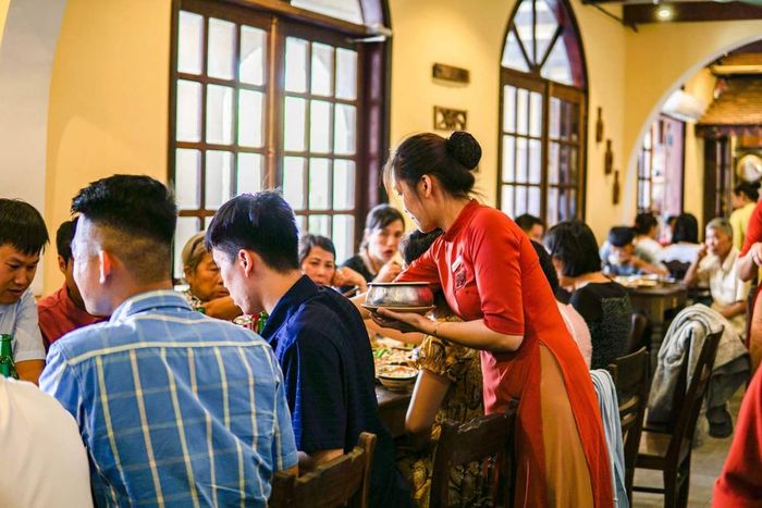 Hãy đến ngay Quán cơm Chạn để thưởng thức cơm niêu đong đầy hương vị kí ức 5