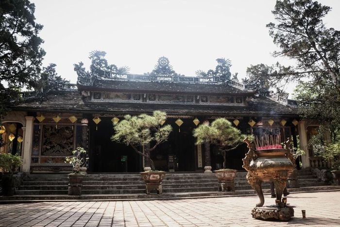 Khám phá không gian tâm linh nhẹ nhàng tại Chùa Từ Hiếu 6