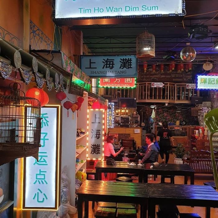 Khám phá không gian ẩm thực Hong Kong độc đáo tại Lan Kwai Fong Mộc Châu 7