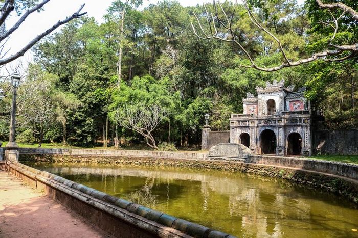 Khám phá không gian tâm linh nhẹ nhàng tại Chùa Từ Hiếu 4