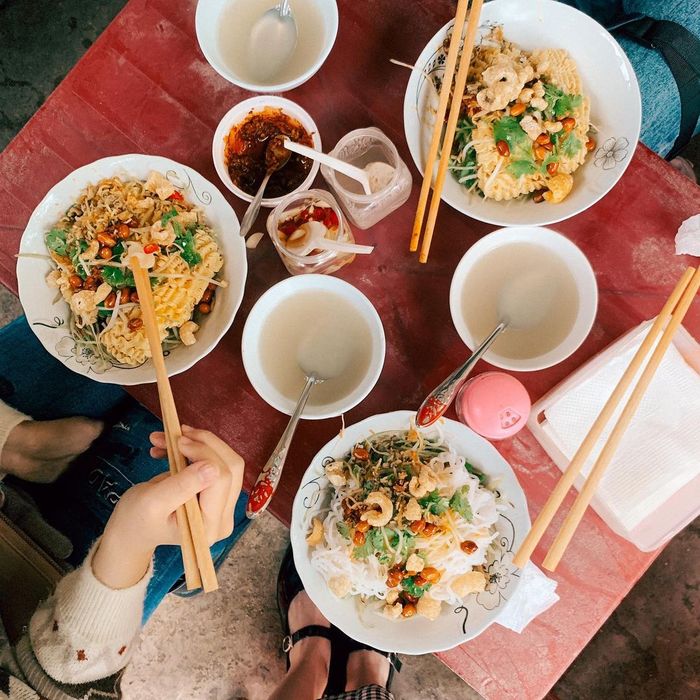 Bắt đầu ngày mới với các món ăn sáng Huế phong phú 7