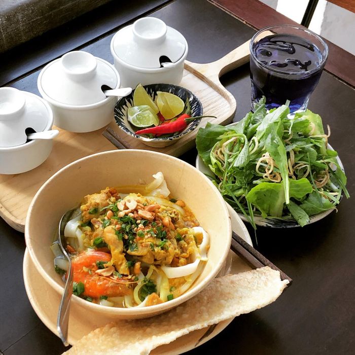 Mì Quảng Nha Trang: món ăn quen mà lạ 6