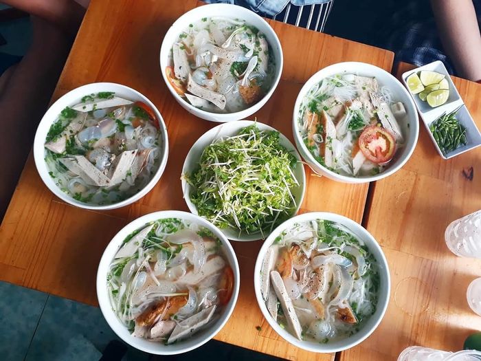 Bí quyết du lịch bụi Nha Trang mà bạn không thể bỏ lỡ cho những đôi chân đam mê khám phá 6