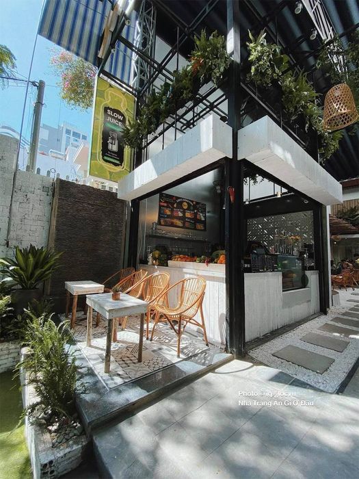 Hãy cùng Lộc Vũ khám phá quán cà phê Son Juice & More tại Nha Trang lần thứ 6