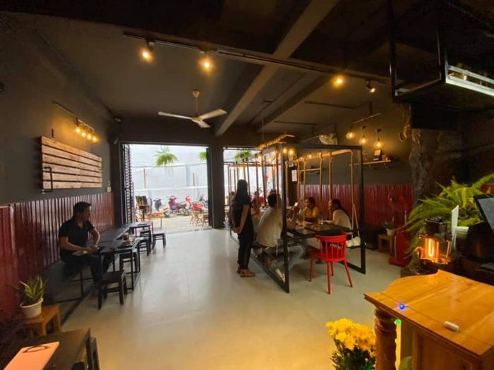 Poly Lu Coffee Nha Trang - Thực địa cà phê trứng hấp dẫn