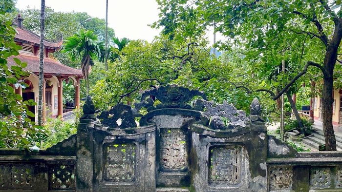 Chùa Bích Động - Ngôi chùa cổ độc đáo trên dãy Trường Yên 5