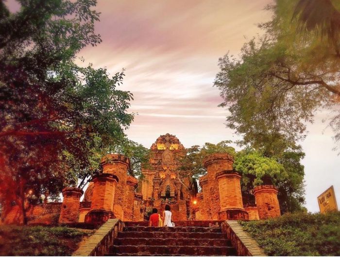 Tháp Bà Ponagar Nha Trang - Di tích kiến trúc đặc biệt của người Chăm Pa cổ xưa 6