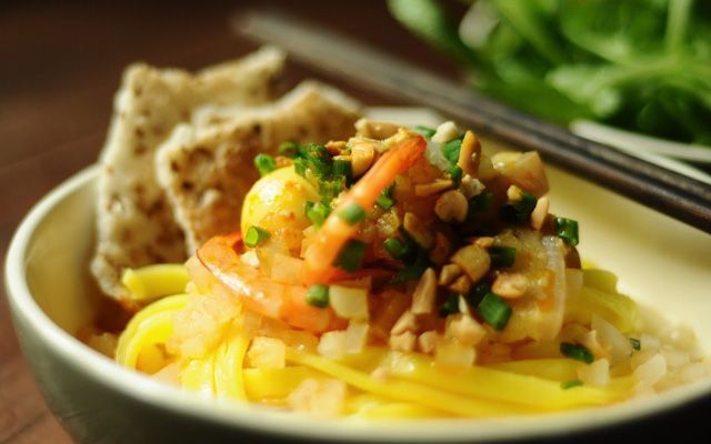 Mì Quảng Nha Trang: món ăn quen mà lạ 8