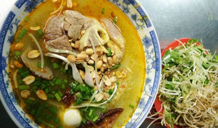 Mì Quảng Nha Trang: món ăn quen mà lạ 12