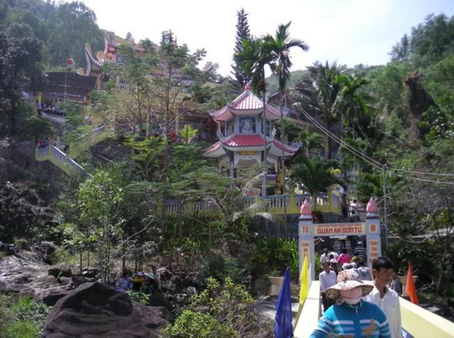 Khám phá không gian linh thiêng tại chùa Suối Đổ Nha Trang