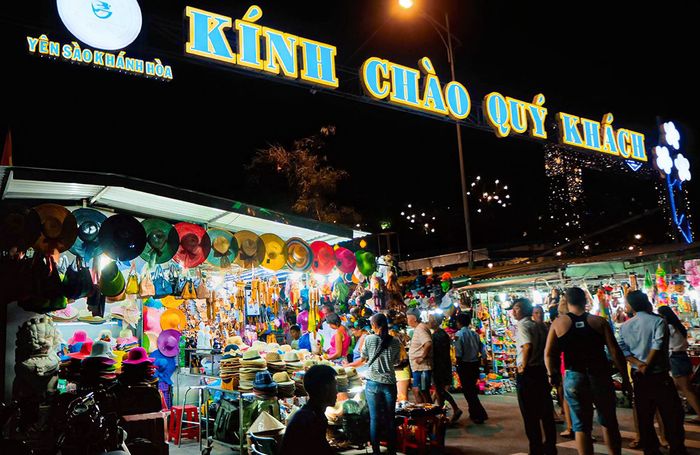 Kinh nghiệm tham quan chợ đêm Nha Trang dành cho du khách lần đầu đến 4