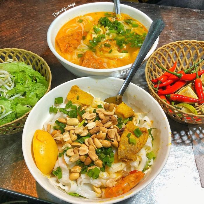 Mì Quảng Nha Trang: món ăn quen mà lạ 9