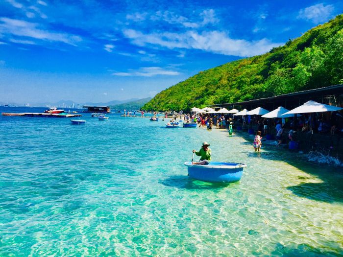 Du Lịch Quanh 8 Hòn Đảo Mê Hoặc Ở Nha Trang 8