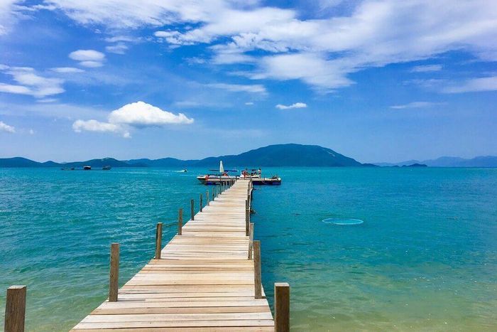 Hãy đến Đảo Điệp Sơn Nha Trang để khám phá ngay con đường trên biển
