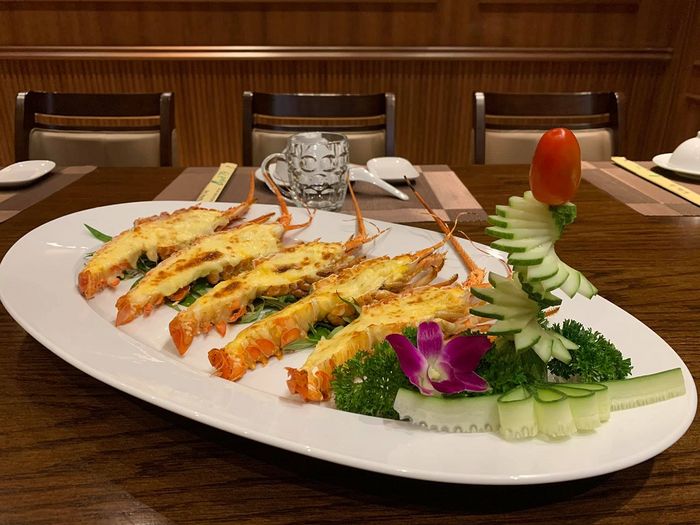 Thưởng thức hương vị truyền thống tại Nhà hàng Quê 79 ở trung tâm Nha Trang
