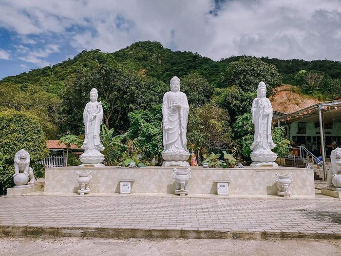 Một chút bình yên đầu năm cùng Cường Quốc Phạm tại Chùa Ba Đảo Nha Trang 18