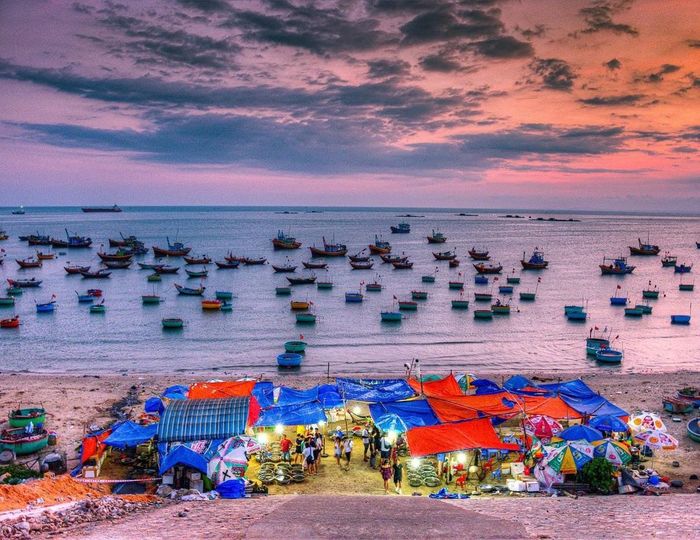 3 khu chợ biển nổi tiếng ở Phan Thiết, nơi bạn có thể mua hải sản tươi ngon nhất