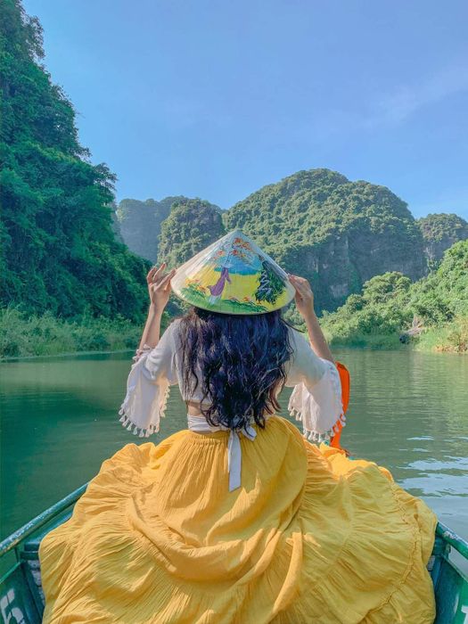 Tràng An - một ngày vui vẻ, hãy lưu lại những kỷ niệm đặc biệt này.