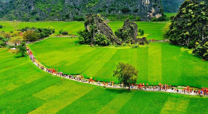 Tham gia lễ hội Chùa Địch Lộng - Trải nghiệm tâm linh độc đáo