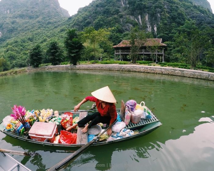 Trải nghiệm chèo thuyền ở Tam Cốc - Một hoạt động không mới mẻ nhưng vẫn rất hấp dẫn