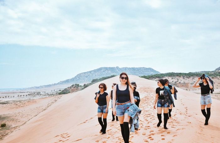 Vượt qua Đồi Cát Sơn Hải rực nắng và gió tại Ninh Thuận 5