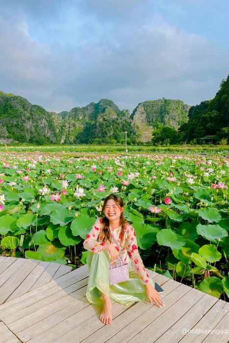 Khám phá vẻ đẹp của Đầm Sen và Hang Múa ở Ninh Bình, nơi bạn có thể mê mải quên đường về cùng Hồ Thiên Nga 9