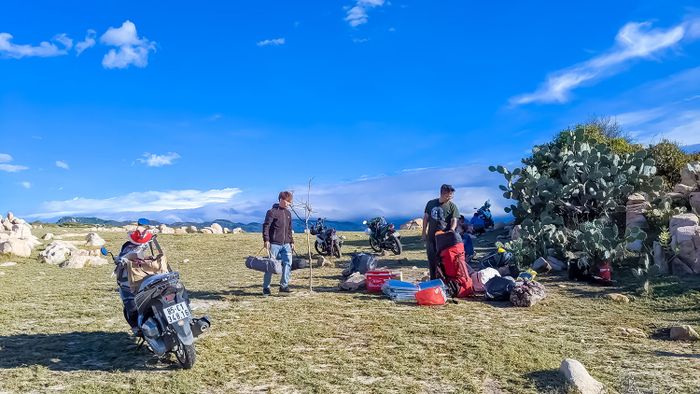 Khám phá vẻ đẹp thiên nhiên độc đáo của camping công viên đá Ninh Thuận