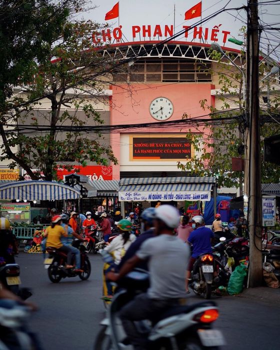 3 khu chợ biển nổi tiếng ở Phan Thiết, nơi bạn có thể mua hải sản tươi ngon nhất