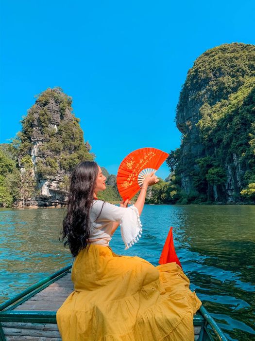 Tràng An - một ngày đáng nhớ, hãy ghi lại những kỷ niệm đặc biệt này.