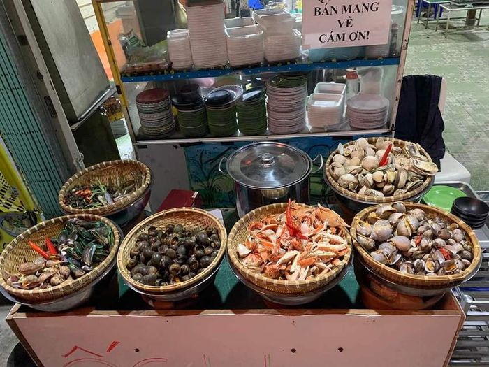 Khám phá thực đơn hấp dẫn tại quán ốc Thành 3