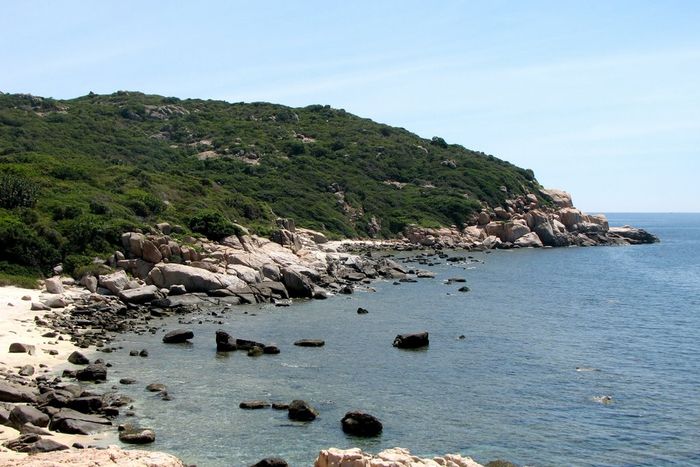 Khám phá vẻ đẹp hoang sơ của Bãi Thùng