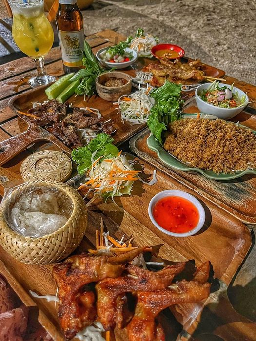 Không gian của Chameleon Beach Bar mang lại cảm giác yên bình bên bờ biển Phan Thiết